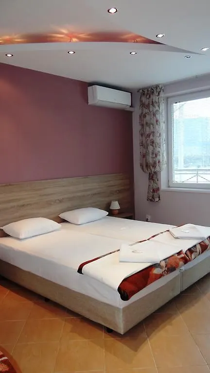 Guest Rooms Kom Sofia 0*,  Bulgaria